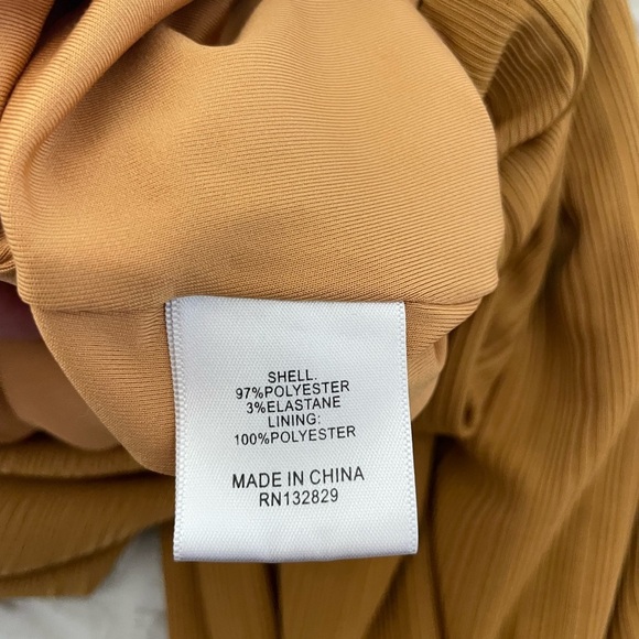 House of Harlow 1960 Tan Jumpsuit with Wide-Leg Silhouette - Picture 10 of 12